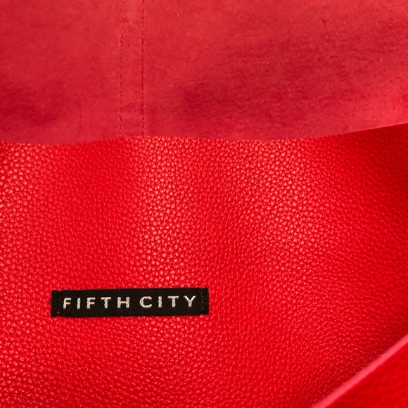 CASE - Picture 5 of 14